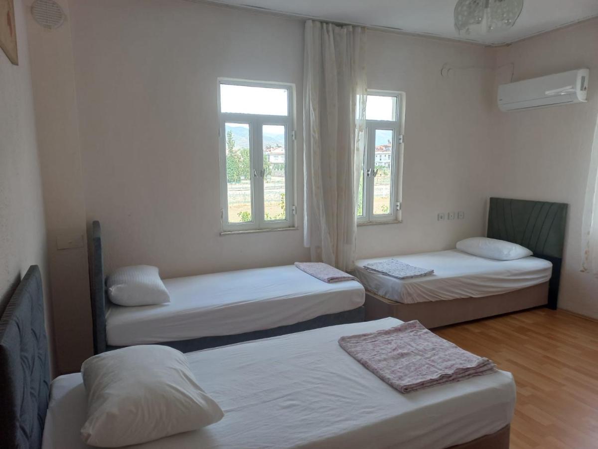 Adventurous Local Hostel 페티예 외부 사진