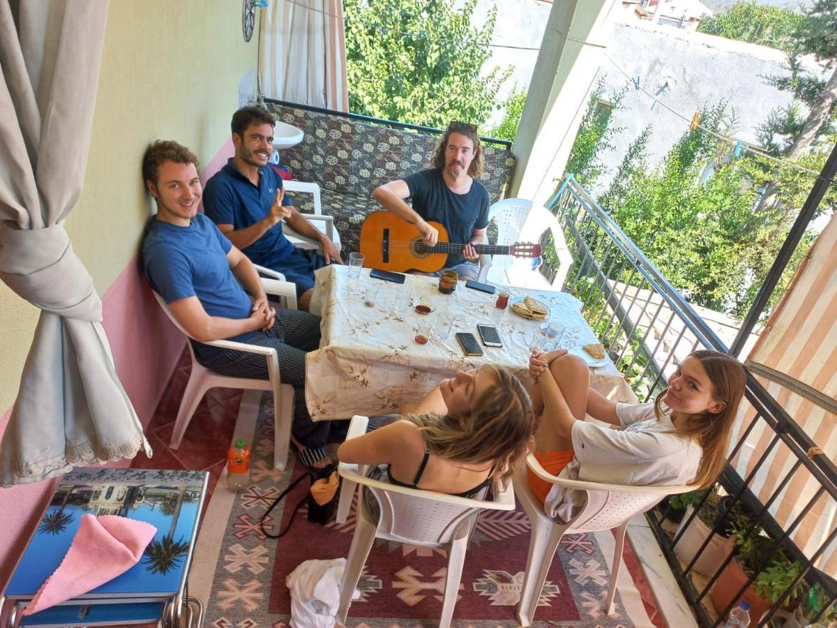 Adventurous Local Hostel 페티예 외부 사진