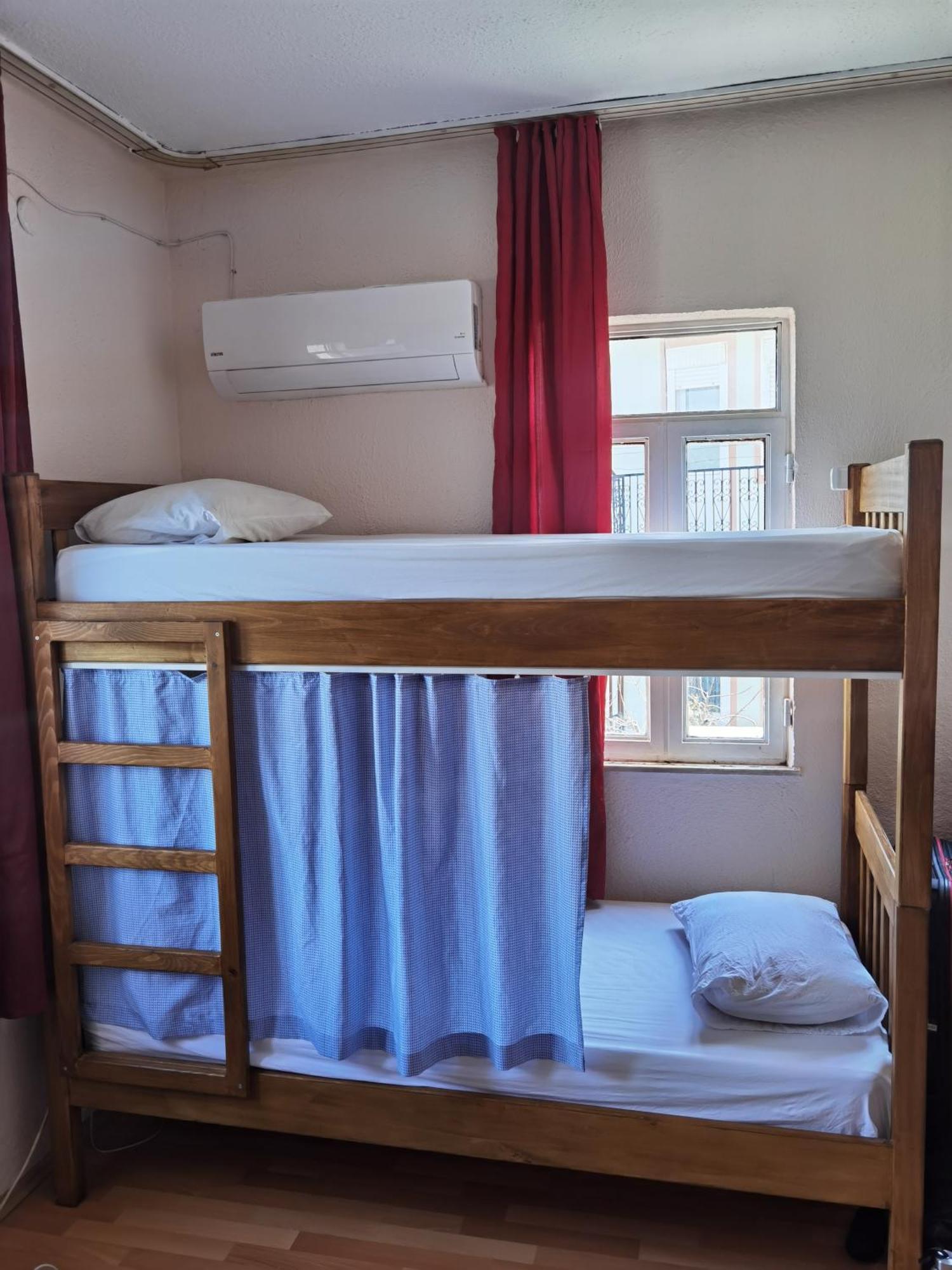 Adventurous Local Hostel 페티예 외부 사진