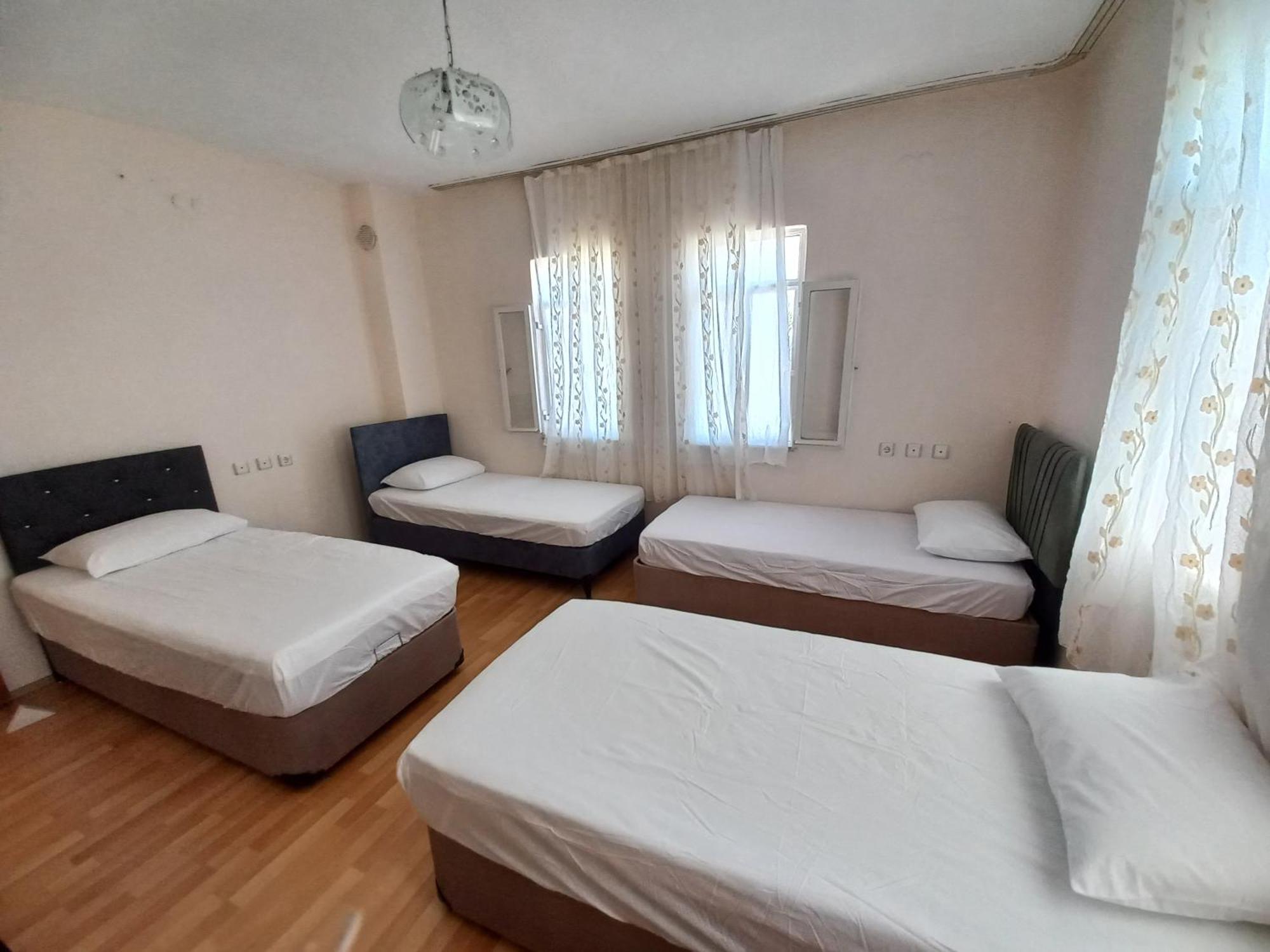 Adventurous Local Hostel 페티예 외부 사진