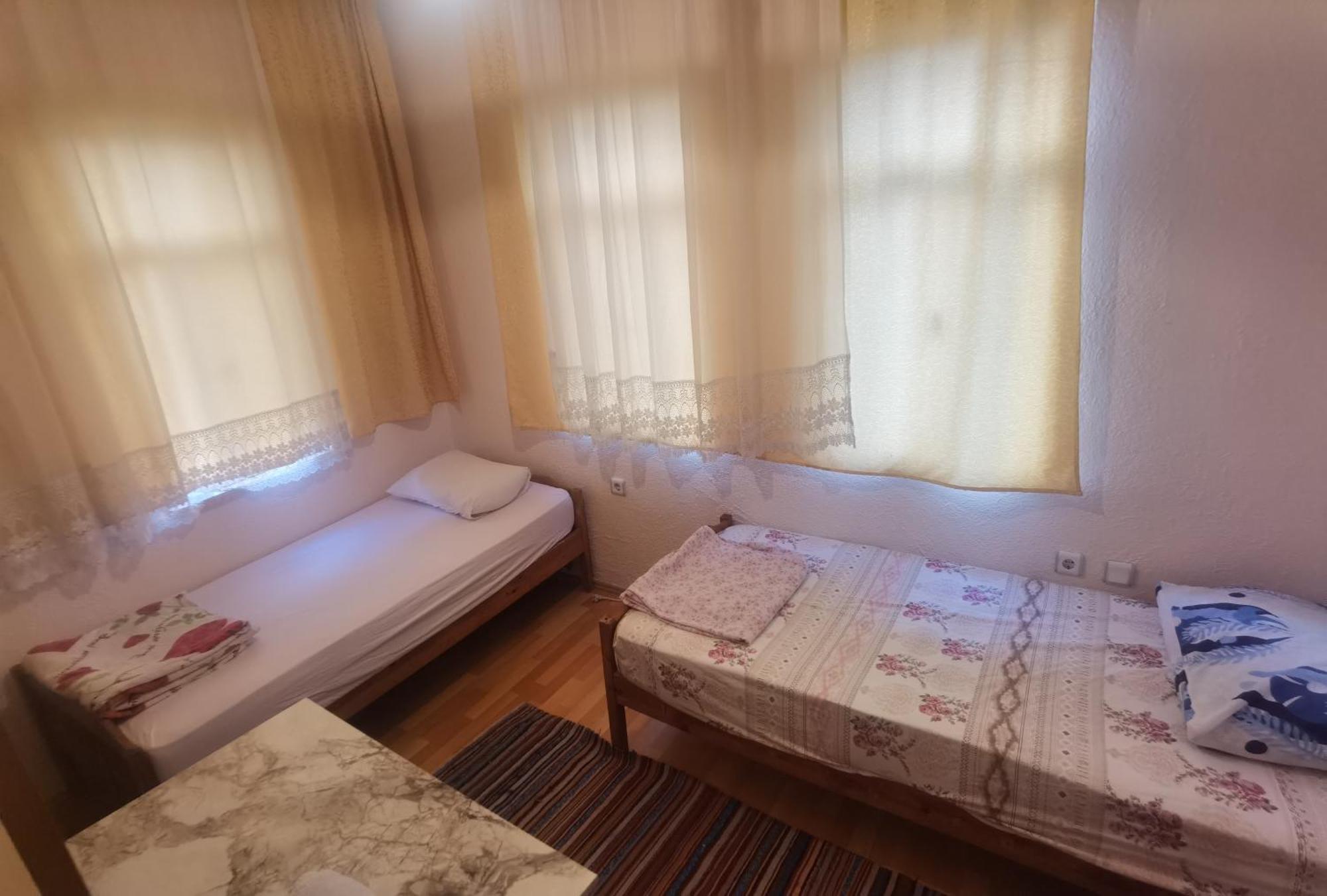 Adventurous Local Hostel 페티예 외부 사진