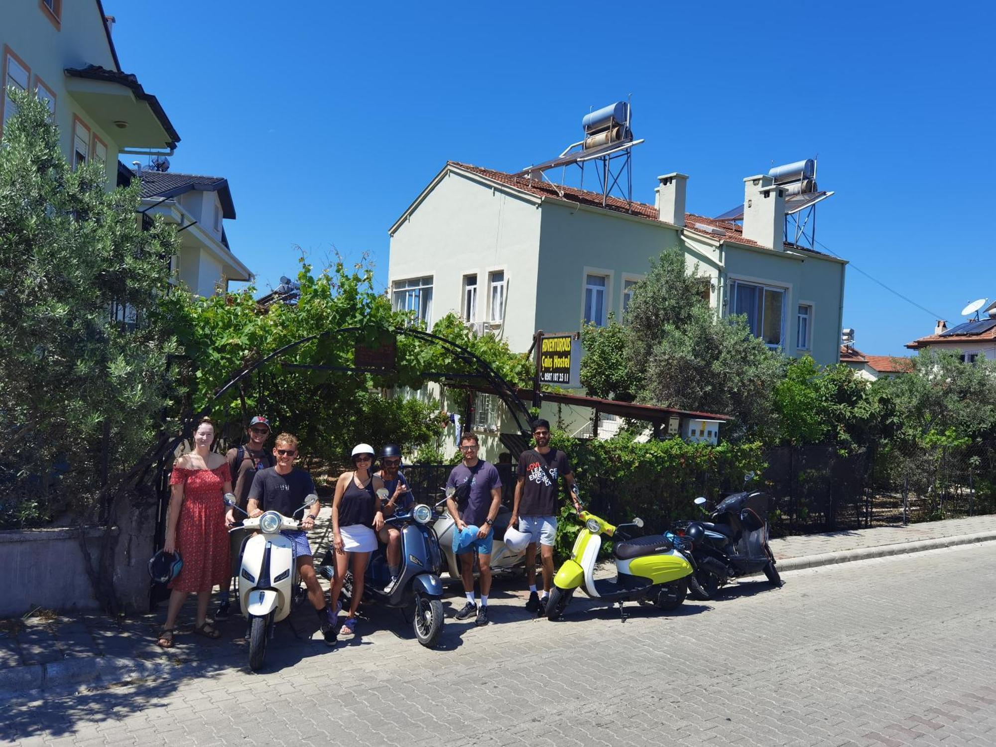 Adventurous Local Hostel 페티예 외부 사진