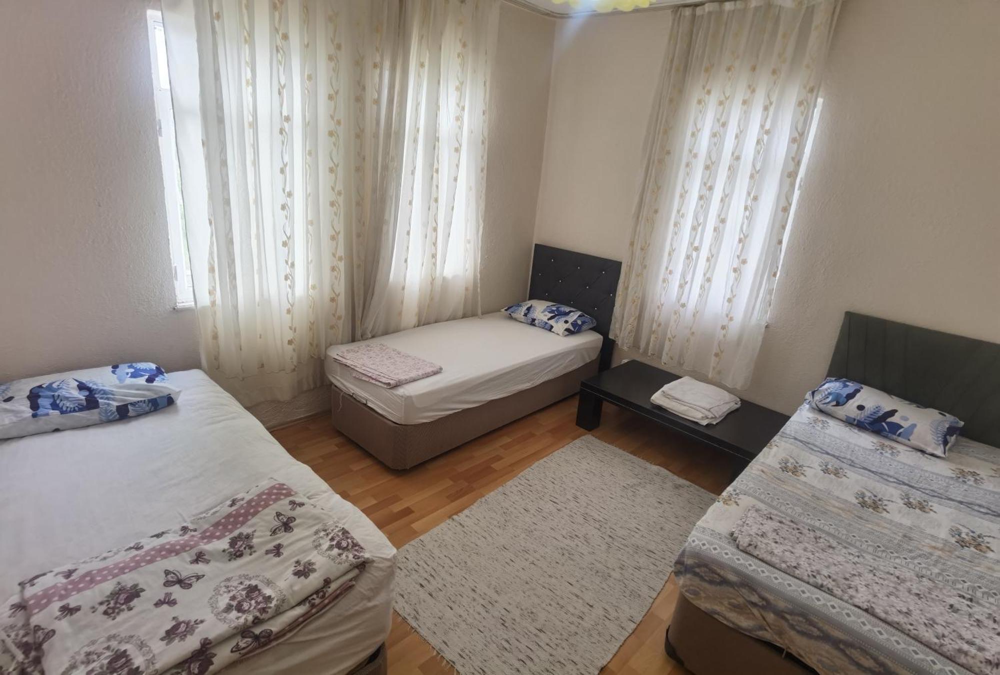 Adventurous Local Hostel 페티예 외부 사진